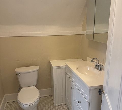 5th image of 748 Elmwood Ave APT 6