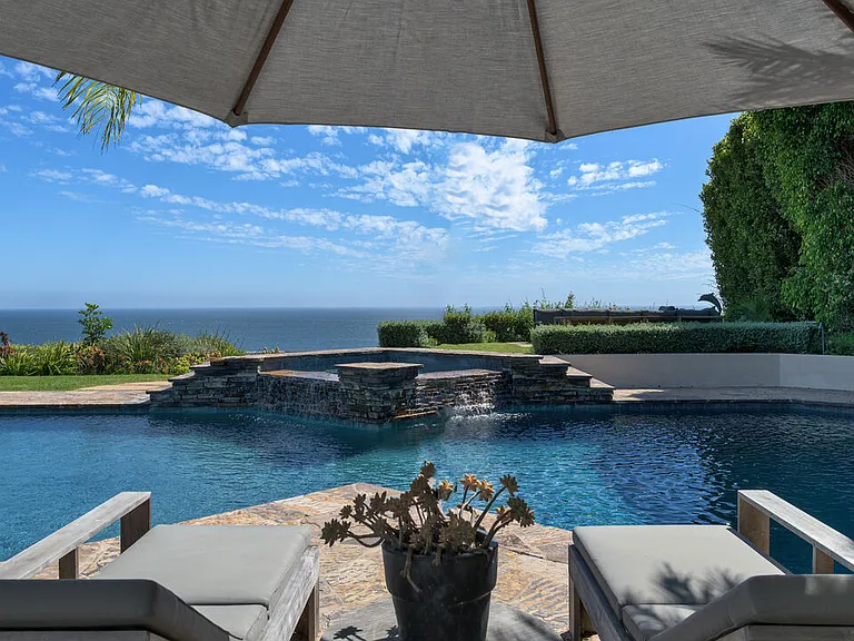 29020 Cliffside Dr — Photo 47