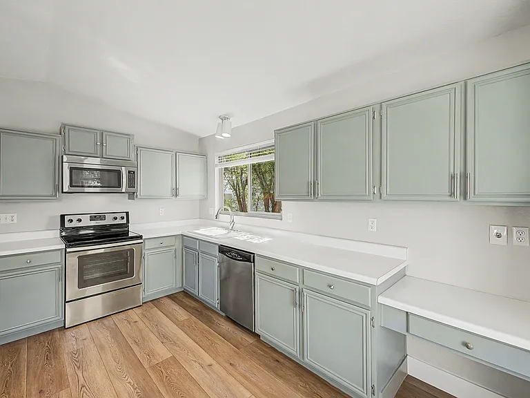 445 W Sereno Dr — Photo 7