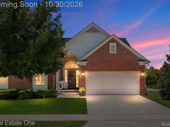28185 Belmonte Dr, New Hudson, MI 48165