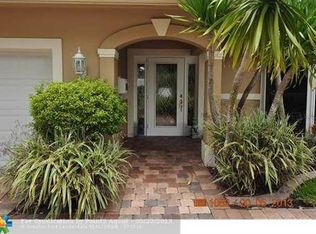 1060 Renmar Dr, Plantation, FL 33317