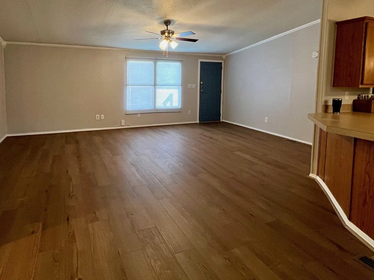 3 bed, 2.0 bath, 1568 sqft, $1,600 — Photo 3