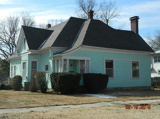 1117 E 8th Ave, Winfield, KS 67156