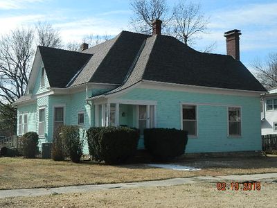 1117 E 8th Ave, Winfield, KS, 67156
