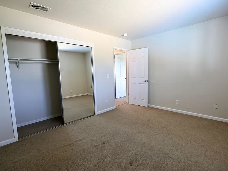 208 Grant Ave — Photo 7
