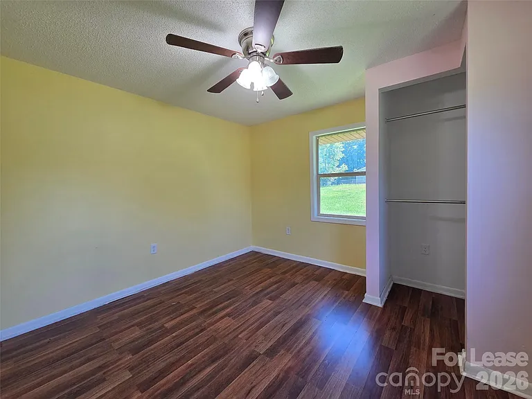 117 Oakview Dr — Photo 6