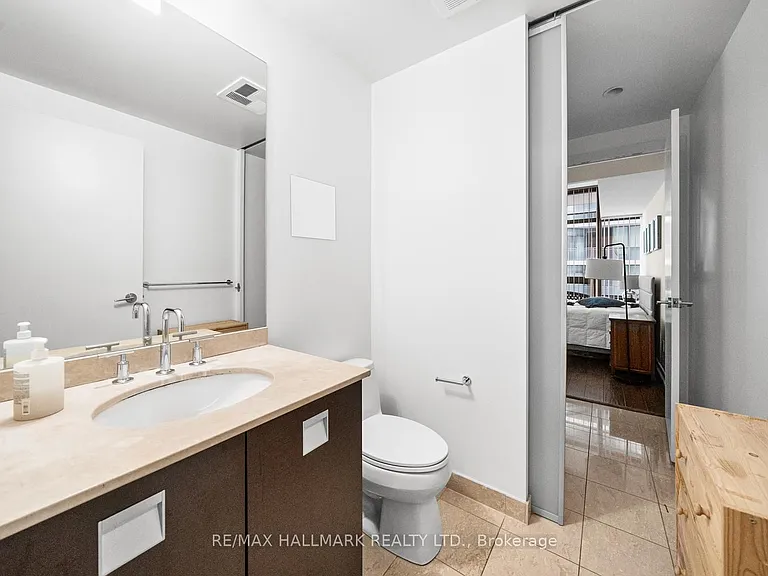 33 Charles St E #2908 — Photo 19