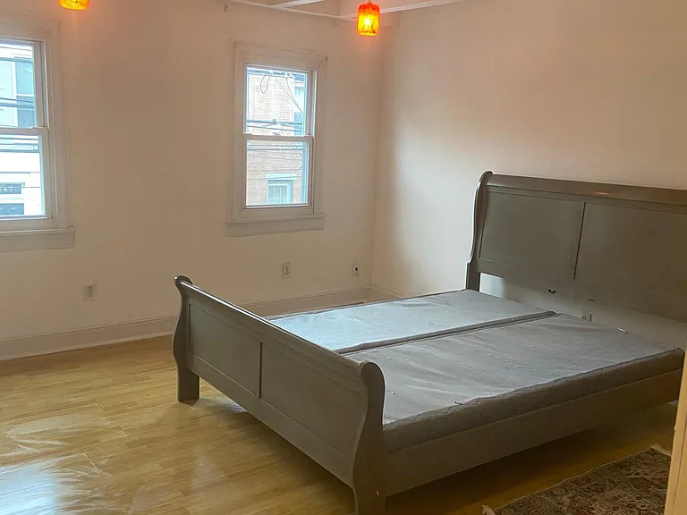 450 Belgrade St — Photo 16