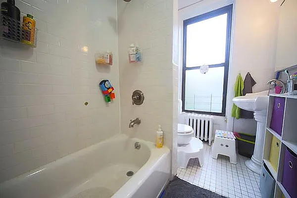 Rented by Metropolitan Realty | media 24