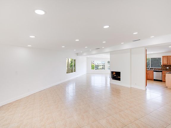 5th image of 1000 Sherlock Dr