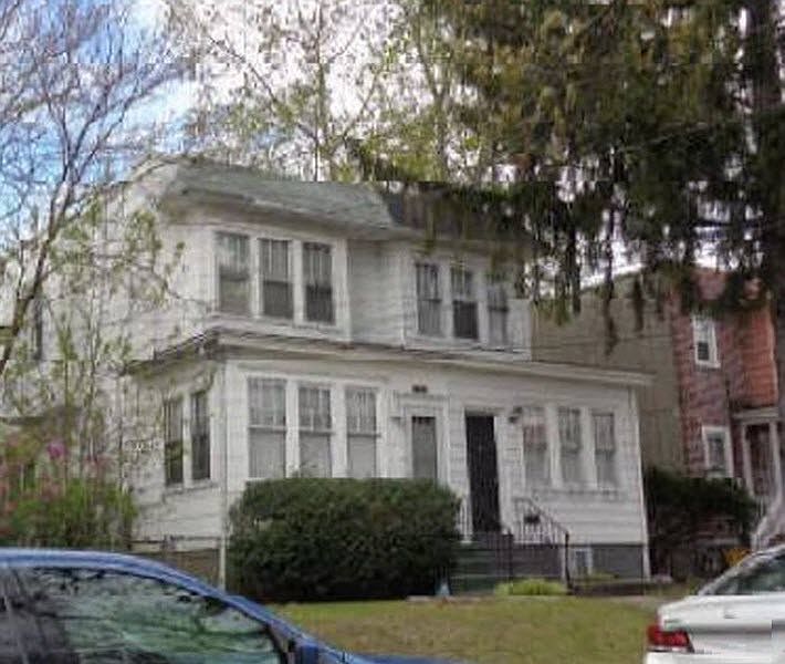 2nd image of 1829 44th St