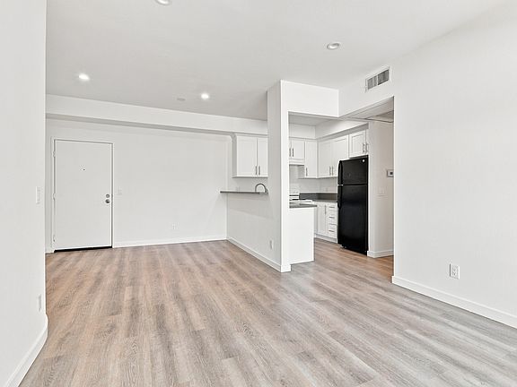 3rd image of 10205 Samoa Ave #206