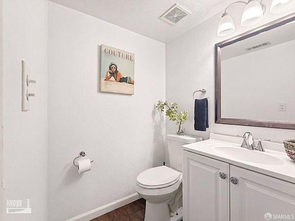 4th image of 7 Avila Pl