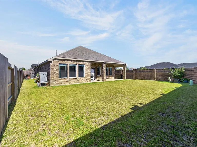 19519 Perissa Terrace Dr — Photo 32