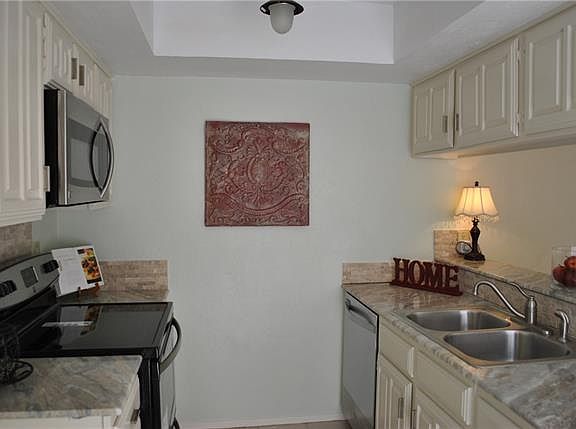 2nd image of 2924 Southern Cross Dr