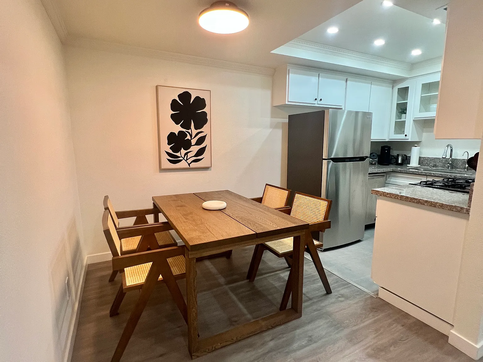2 bed, 800 sqft, $2,800 — Photo 3