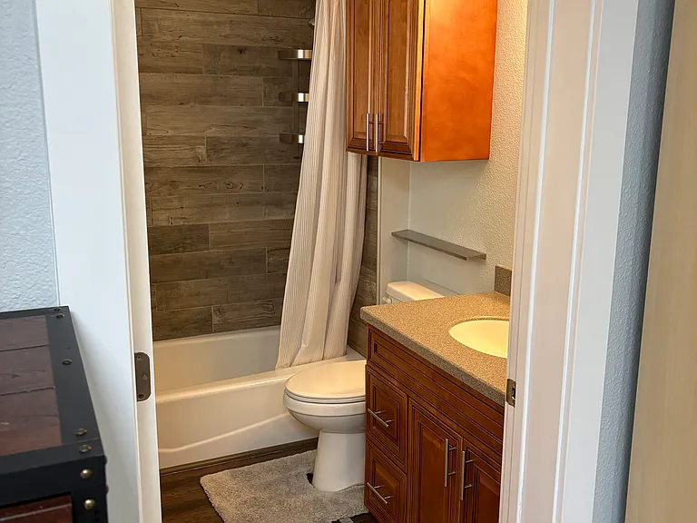 103 N 11th St — Photo 9