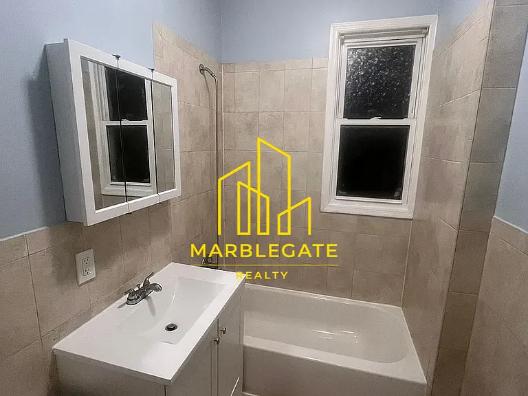 292-294 Kerrigan Blvd #11L — Photo 4