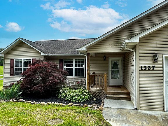 5th image of 1327 Old Chisholm Trl