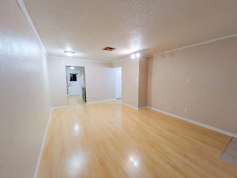 6255 Bedford Dr — Photo 4