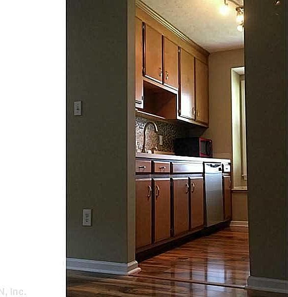 1st image of 301 Crestwood Ct