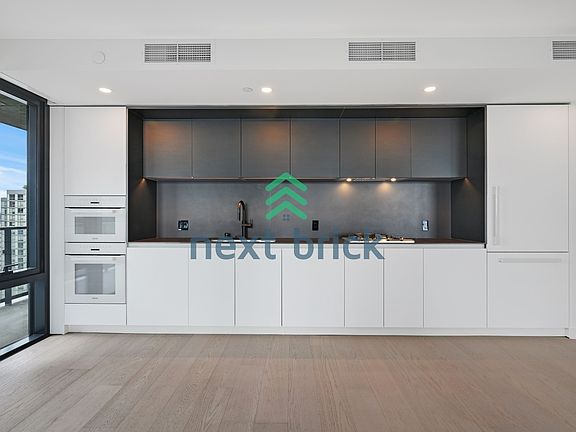 4th image of 300 Virginia St #1712
