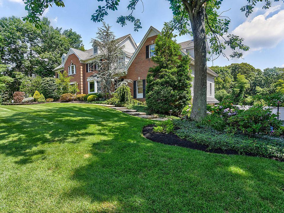 24 Cloverhill Ln, Freehold, NJ 07728 Zillow