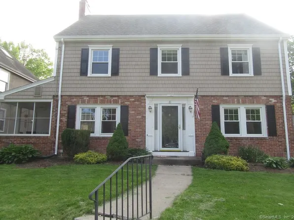 15 Linwold Dr, West Hartford, CT 06107