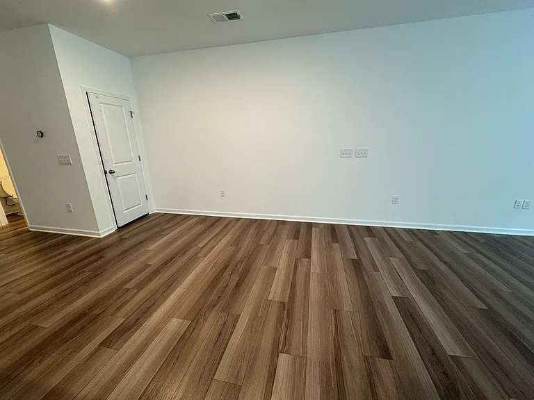 5104 Cambrey Dr — Photo 6