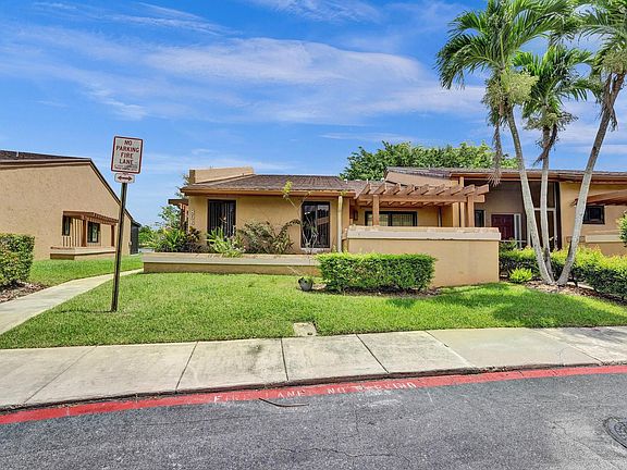 2nd image of 806 NW 79th Terrace #806
