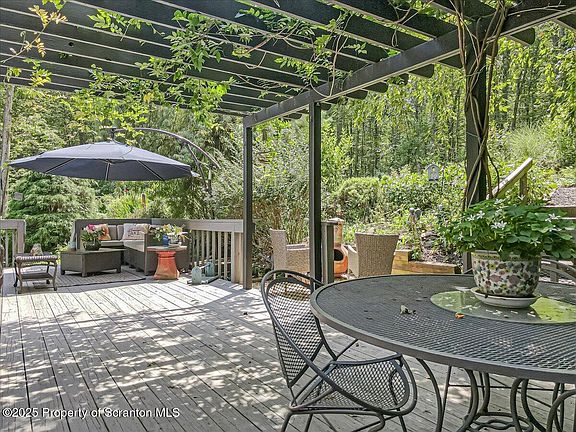 4th image of 141 Cove Point Cir