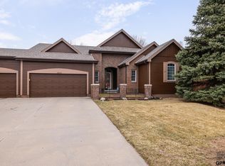 18010 Dewey Cir, Elkhorn, NE 68022