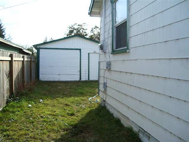 1st image of 729 E Washington Blvd