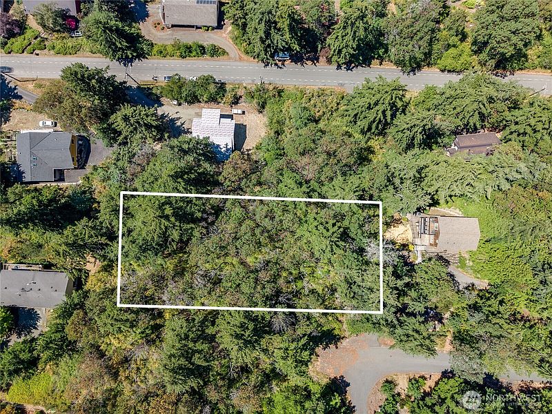 3rd image of 1025 Maple Street