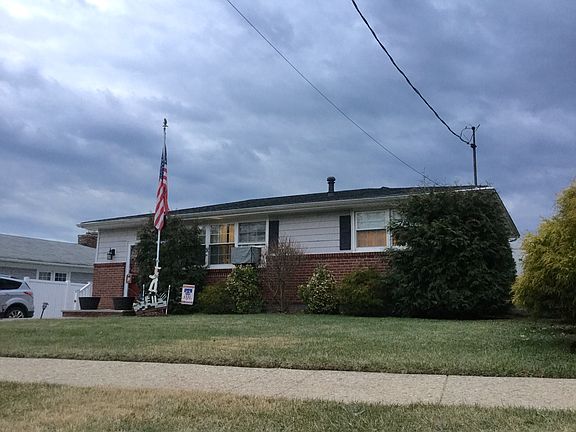 2nd image of 186 Shirley Ave