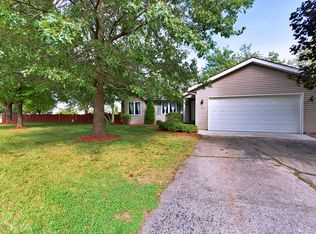 1056 S Trainer Rd, Rockford, IL 61108