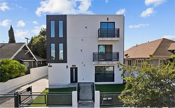 1 bed, 210 sqft, $1,400 — Photo 1