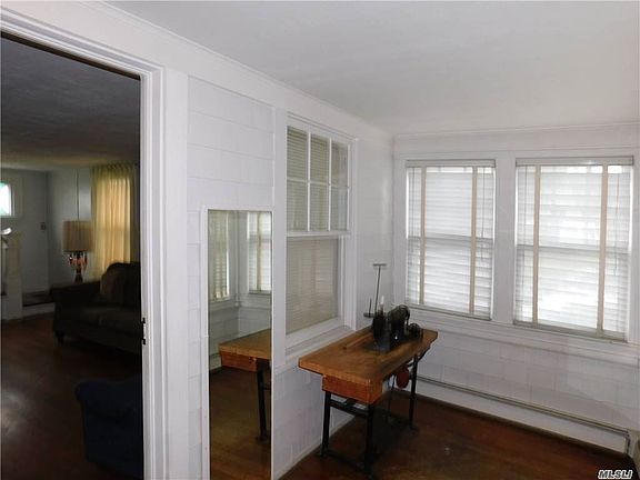 3rd image of 370 Bedford Ave