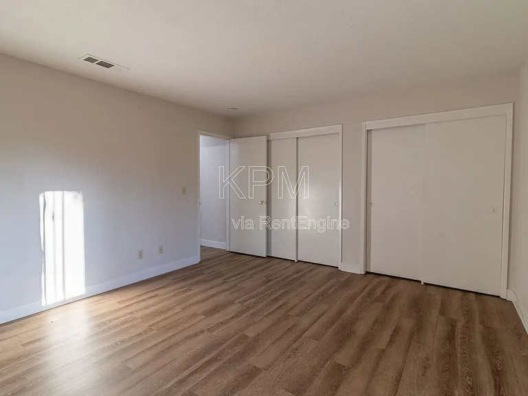 Stamford Court Apartments — Photo 50