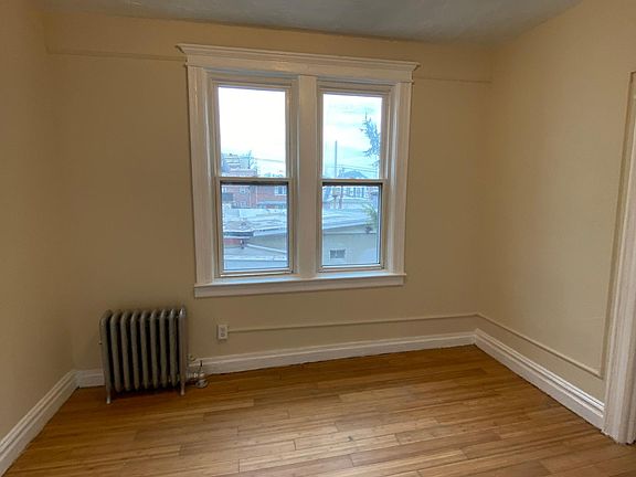 4th image of 340 Anderson Ave