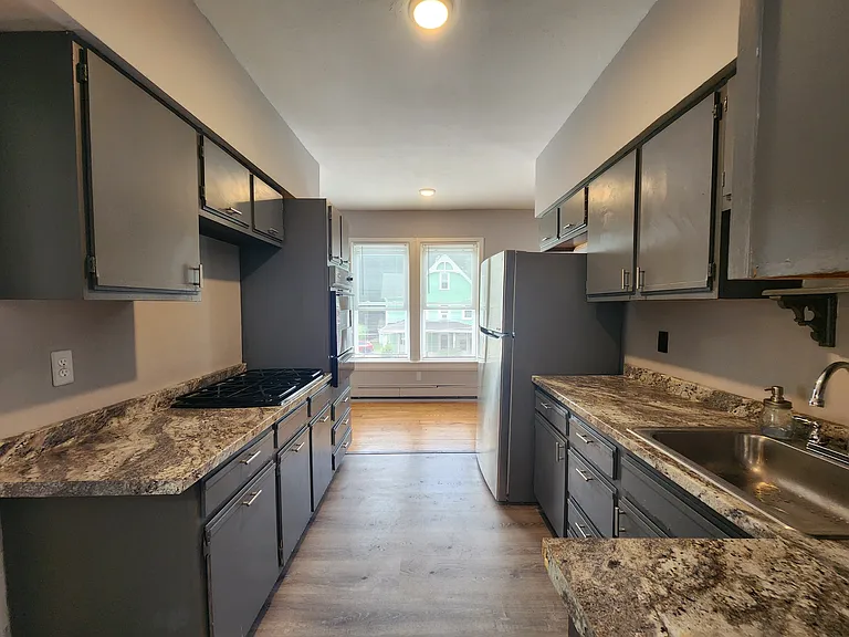 15 Lake Ave #B — Photo 16