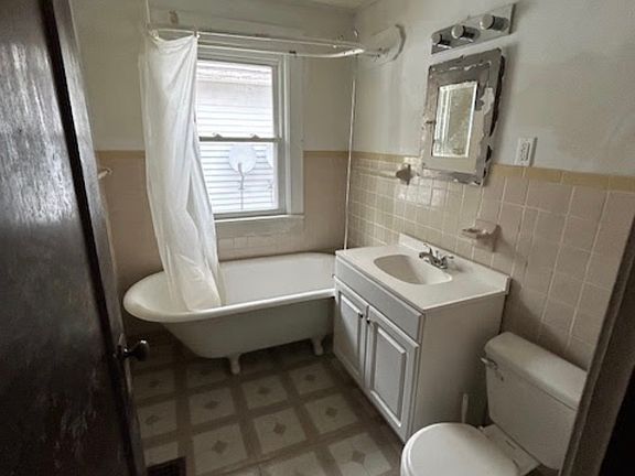 4th image of 853 N College St