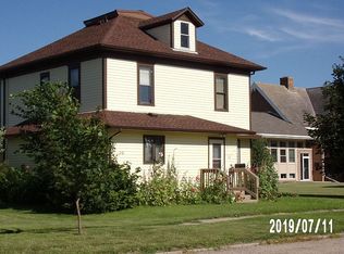 910 E 1st St, Webster, SD 57274