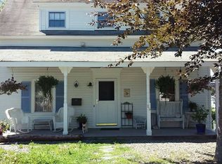 29 Sea St, Camden, ME 04843
