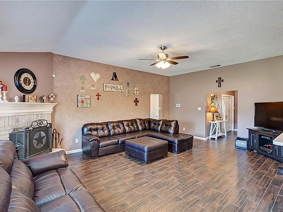3rd image of 1706 Bertram Dr