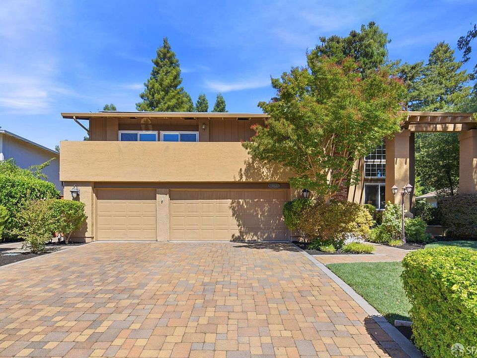 1st image of 403 San Roberto Pl