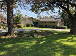 1381 W Robinwood Ln, Fresno, CA 93711