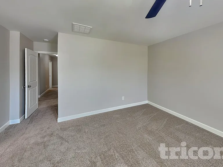 253 Aershire Ct — Photo 7