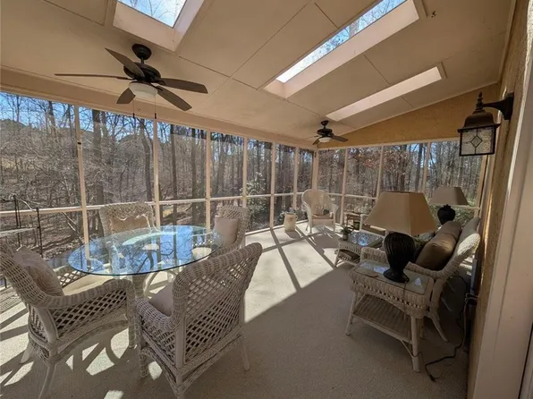 920 Eagle Crossing Dr, Lawrenceville, GA 30044