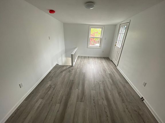 4th image of 19 Jade St